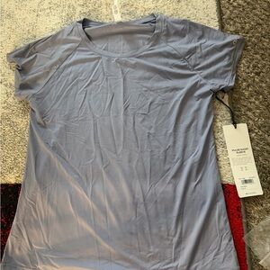 ALO Yoga Short Sleeve Tee - Soft Blue